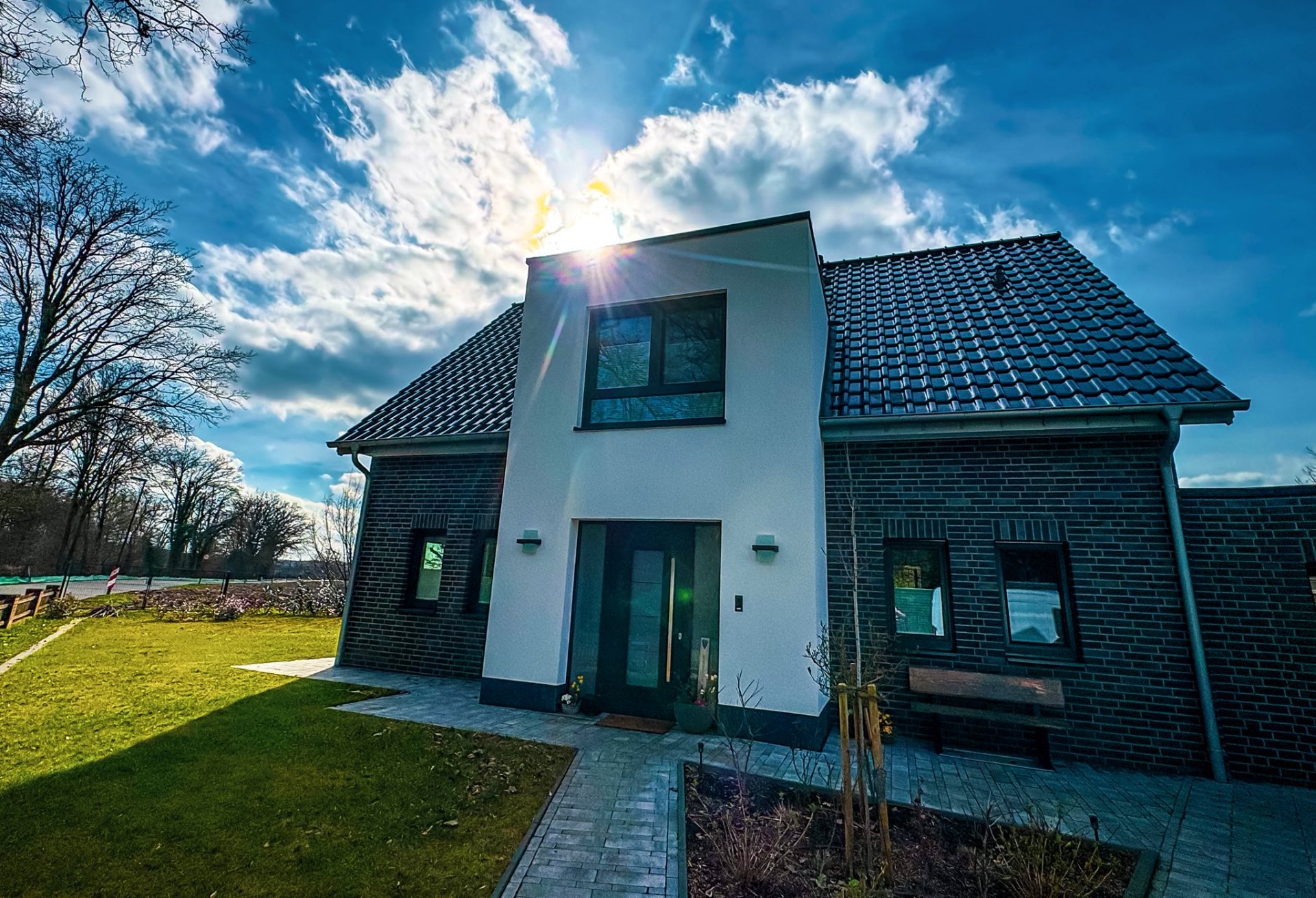 Fertiggestelltes Wohnhaus mit Putzarbeiten von Böckmann